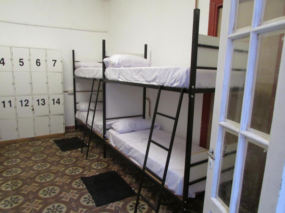 Casa Artigas Hostel คอร์โดบา ภายนอก รูปภาพ